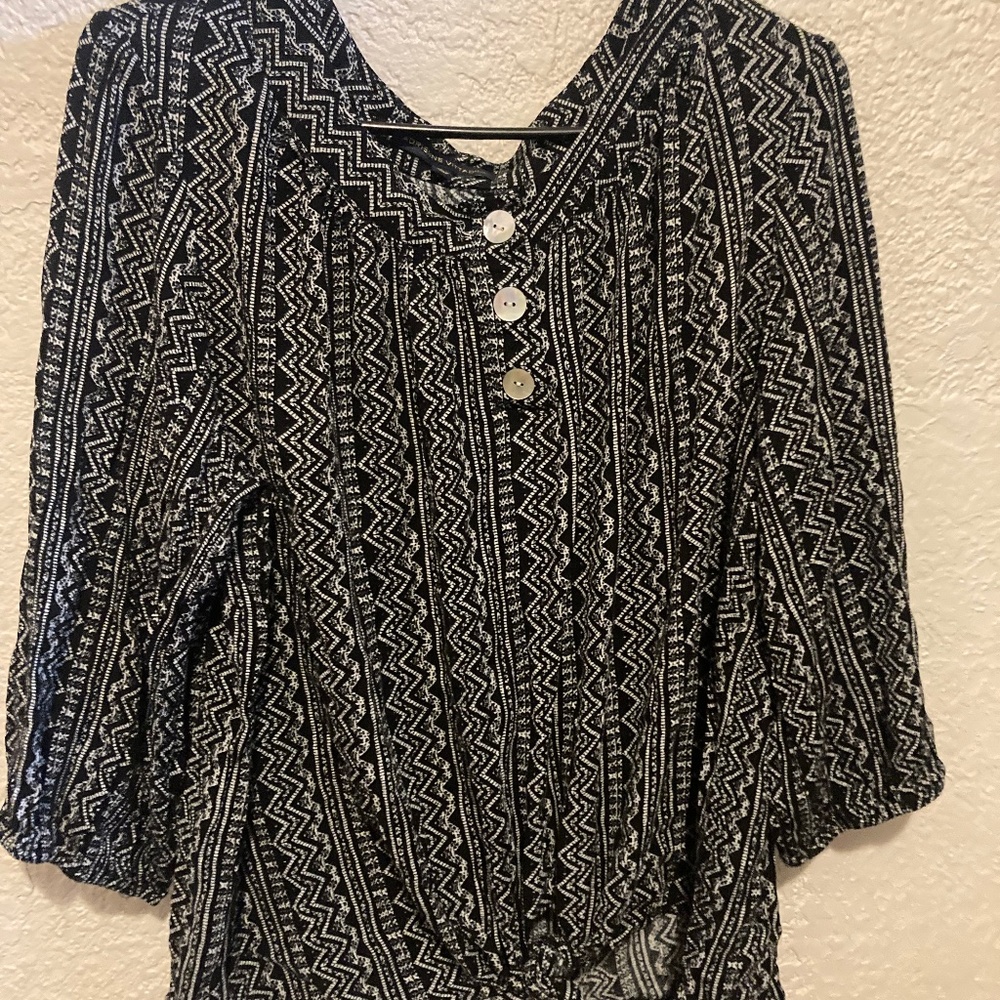 Plus size 3xl women’s flowy blouse Adrienne Vittadini black and white